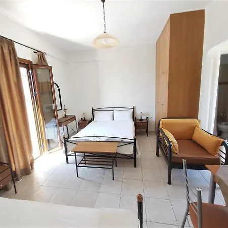 Domaine Papakonstantis Apartment Skoutarion