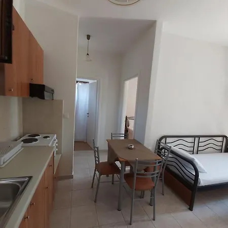 Daire Domaine Papakonstantis To Let *