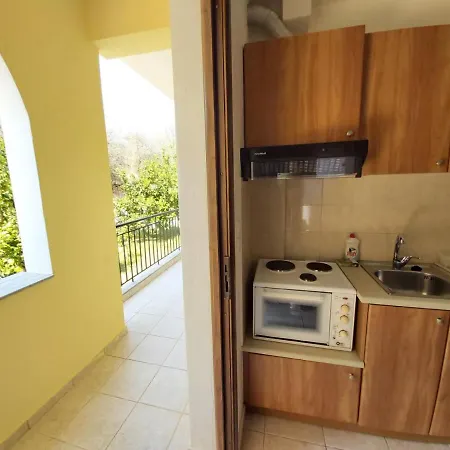 Domaine Papakonstantis To Let Διαμέρισμα *