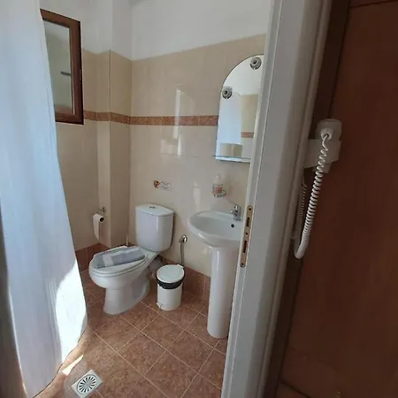 Apartment Domaine Papakonstantis To Let